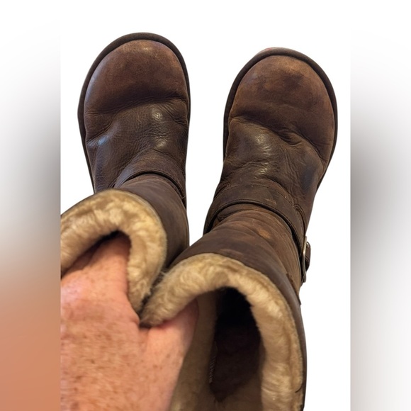 UGG Australia Leather Shearling Buckle Boots – Women’s Size 7 - Picture 6 of 6